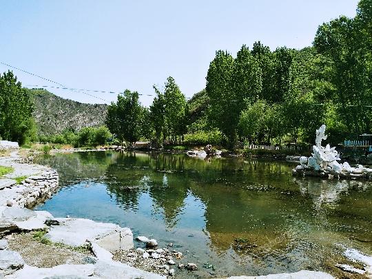 出租怀柔九渡河500平米平房带小院，两处宅基地带菜园，可翻建